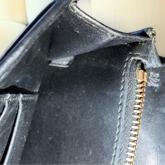 Prada Black Quilted Crossbody Bag with Gold Chain - Picture 11 of 16